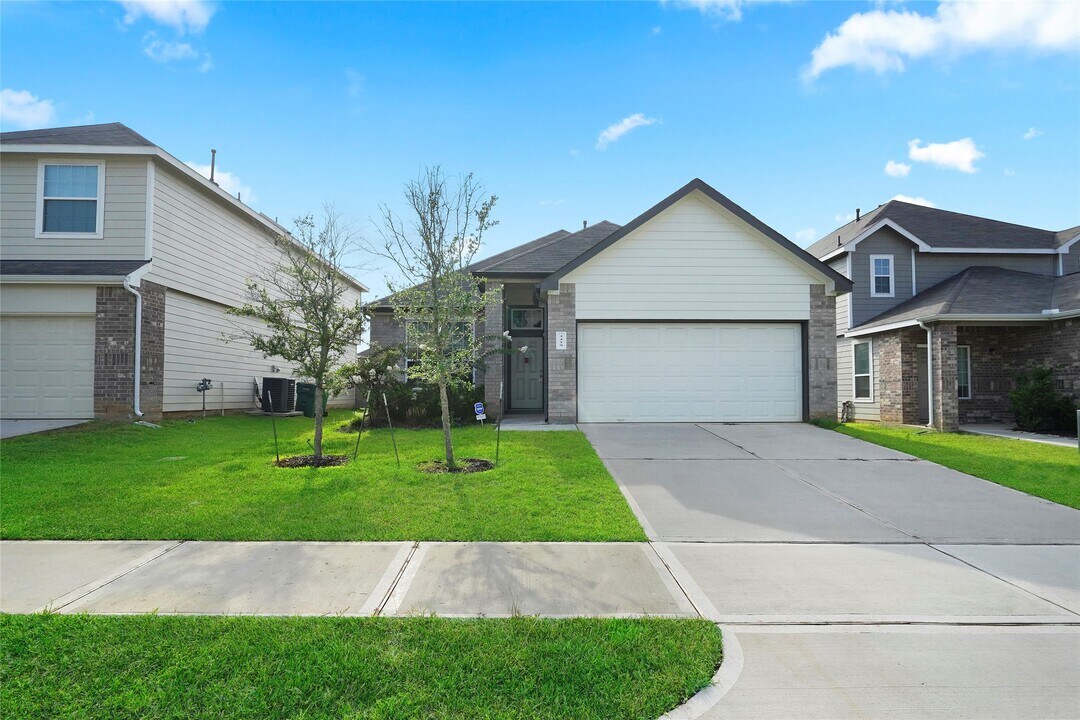4459 Eveslage Ln in Conroe, TX - Building Photo