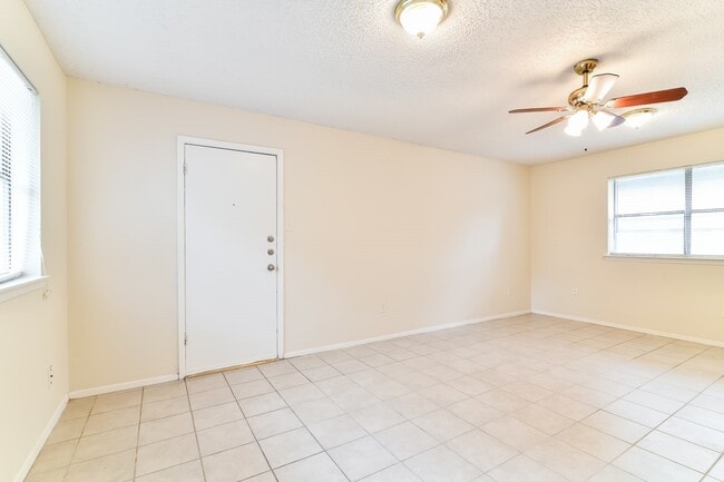 17411 Glenhew Rd in Humble, TX - Building Photo - Building Photo