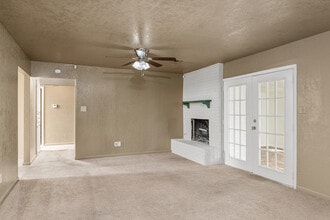 4708 NW Cheryl Blvd in Lawton, OK - Building Photo - Building Photo