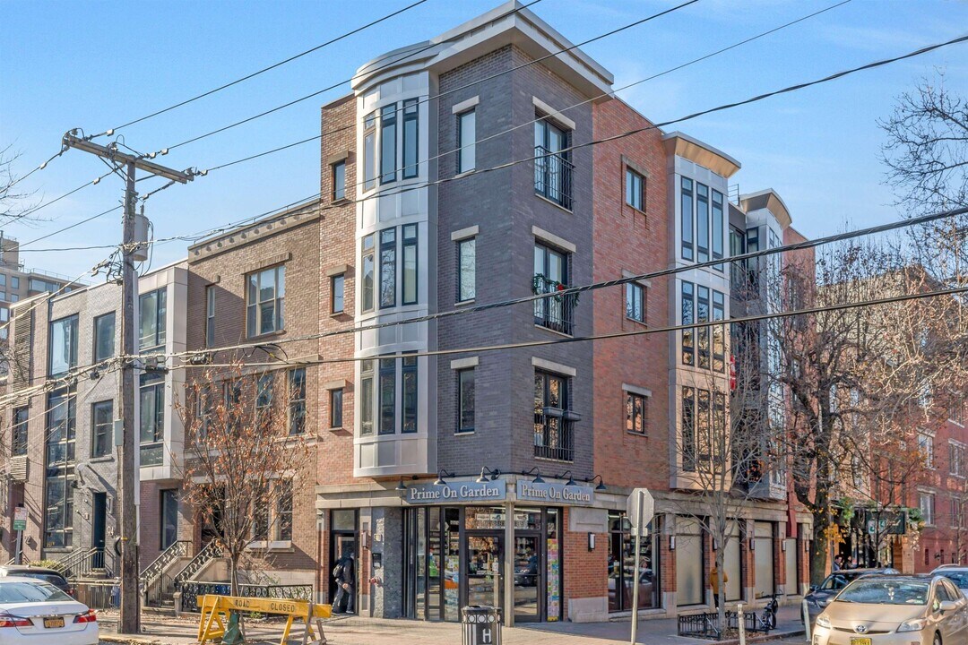 98 Garden St in Hoboken, NJ - Building Photo