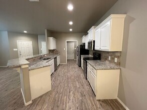 1105 Preston Trails in Wolfforth, TX - Building Photo - Building Photo
