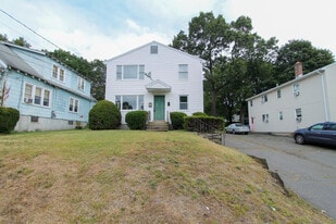 17 Pinehurst Ave in New Britain, CT - Building Photo