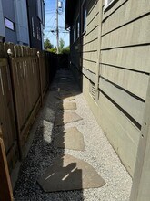 8526 16th Ave NW, Unit B in Seattle, WA - Building Photo - Building Photo