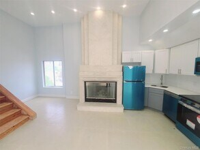 67-39 Clyde St, Unit H in Queens, NY - Foto de edificio - Building Photo