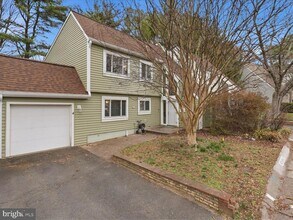 1426 Yellowwood Ct in Reston, VA - Building Photo - Building Photo