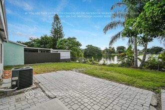 5796 Aurora Ct in Greenacres, FL - Building Photo - Building Photo