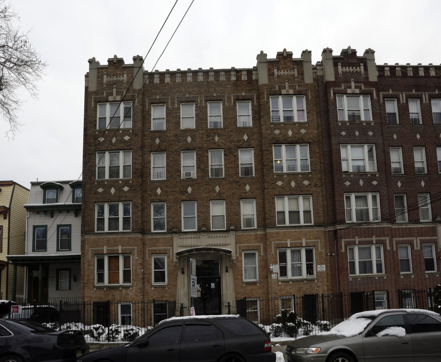 154 Belmont Ave in Jersey City, NJ - Building Photo