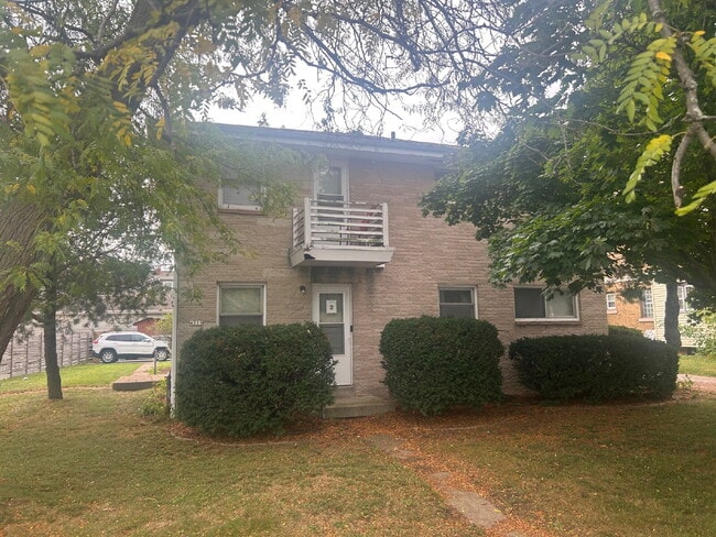 4715 W Wells St in Milwaukee, WI - Building Photo - Building Photo