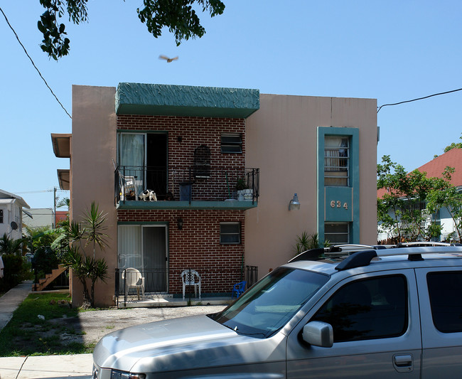 634 SW 2nd St in Miami, FL - Building Photo - Building Photo