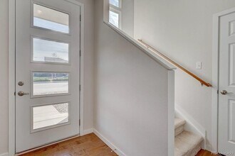 15702 E Broncos Pl in Centennial, CO - Foto de edificio - Building Photo