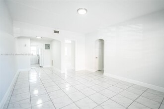 430-481 81st St in Miami Beach, FL - Foto de edificio - Building Photo