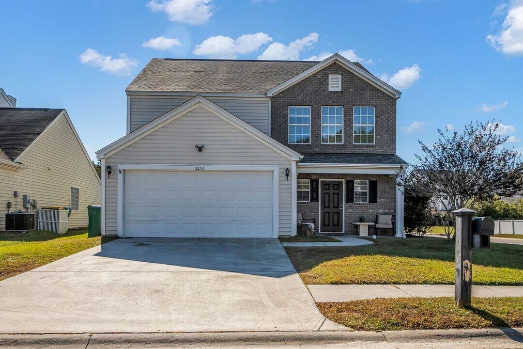 2233 Blakers Blvd in Bluffton, SC - Building Photo