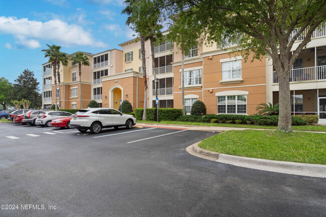 9831 9831-1 Del Webb Parkway Ap in Jacksonville, FL - Foto de edificio - Building Photo