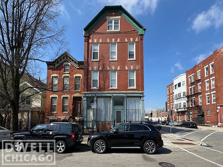 1362 N Bosworth Ave, Unit 2B in Chicago, IL - Building Photo