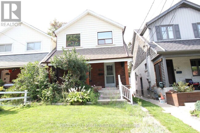 18 Glenvalley Dr in Toronto, ON - Building Photo - Building Photo