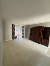 1402 Glengarry Dr in Palm Harbor, FL - Building Photo - Building Photo