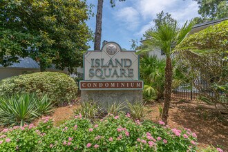 132 S Island Square Dr in St. Simons Island, GA - Building Photo - Building Photo