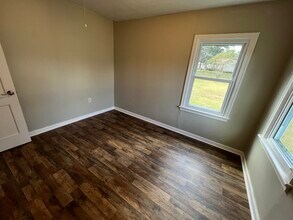 519 Lakeview Ave in Mccomb, MS - Building Photo - Building Photo