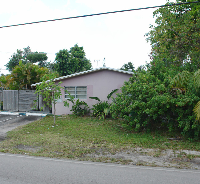 827 SW 15th Ave in Fort Lauderdale, FL - Building Photo - Building Photo