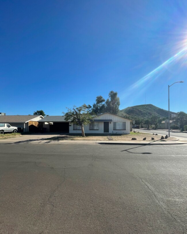 12601 N 21st Ave in Phoenix, AZ - Building Photo - Building Photo