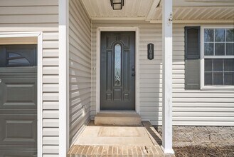 100 Gleaves Ln in Oak Grove, KY - Building Photo - Building Photo