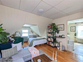 10 Mossland St, Unit 3 in Somerville, MA - Building Photo - Building Photo