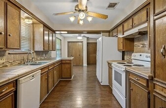 439 W Main St in Van, TX - Building Photo - Building Photo