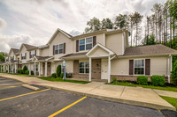 Madison Grove in Slippery Rock, PA - Foto de edificio - Building Photo