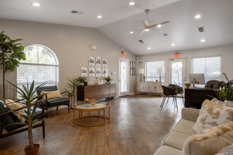 Patten East in Austin, TX - Building Photo - Lobby