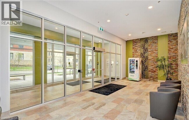 308 Lester St in Waterloo, ON - Building Photo - Building Photo