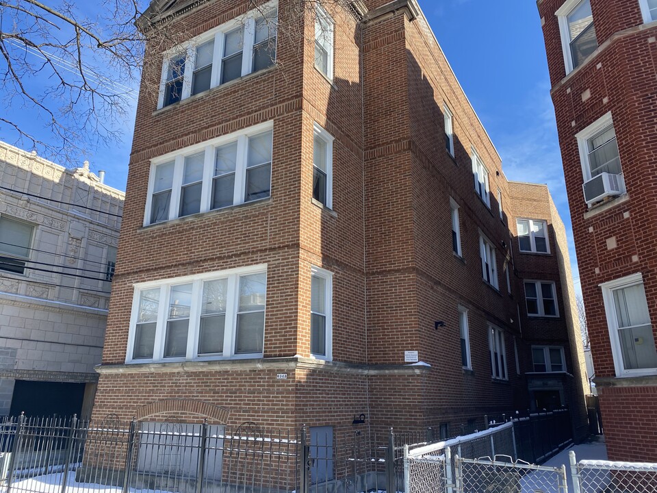 6343 N Claremont Ave in Chicago, IL - Building Photo