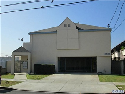 15303 S Raymond Ave in Gardena, CA - Building Photo