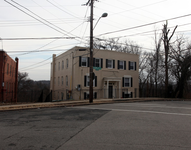 3162 Buena Vista Ter SE in Washington, DC - Building Photo - Building Photo