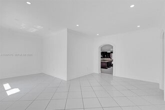 201 SW 51st Ct in Coral Gables, FL - Building Photo - Building Photo