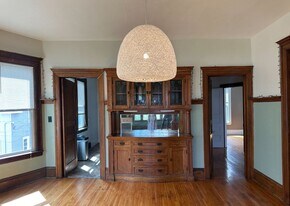 2440-2442 Chicago Ave in Minneapolis, MN - Building Photo