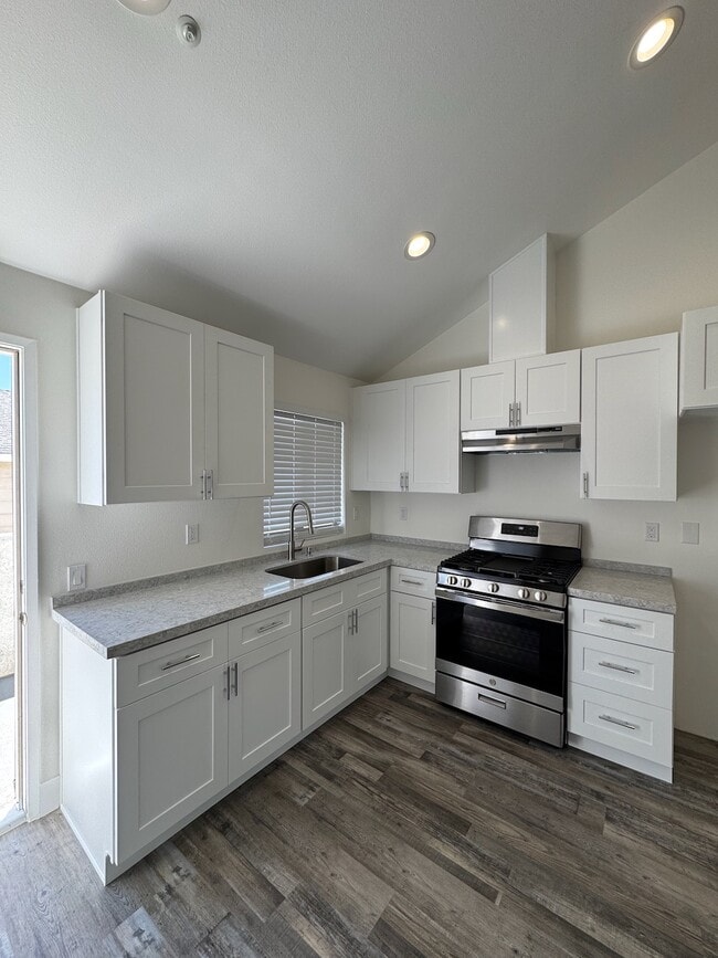 4041 Franklin Ave, Unit #4