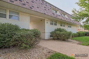 1510 College Ave in Manhattan, KS - Building Photo