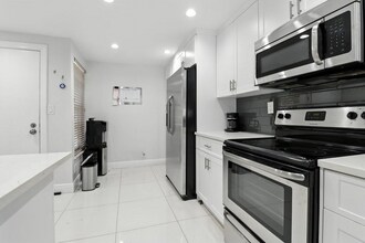 6 Royal Palm Way in Boca Raton, FL - Foto de edificio - Building Photo