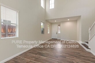 29444 Masters Dr in Murrieta, CA - Foto de edificio - Building Photo