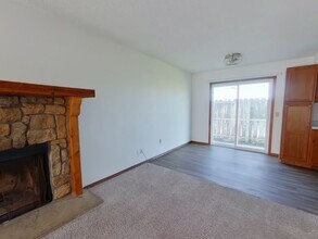 3958 N Garland Cir in Wichita, KS - Building Photo - Building Photo
