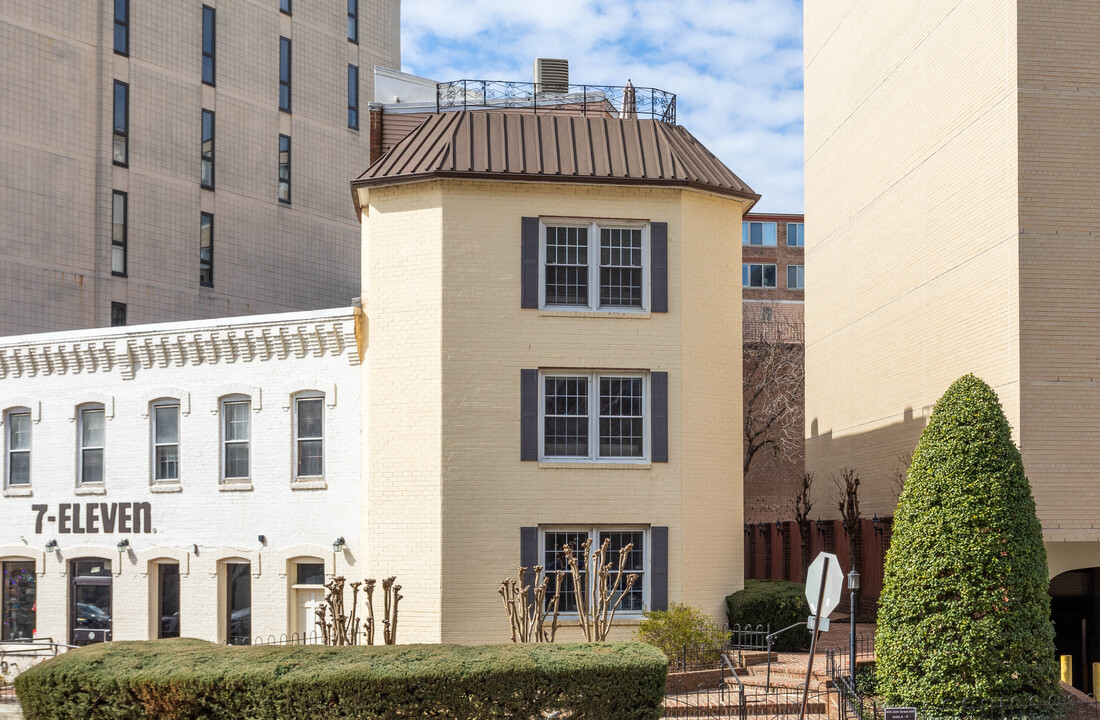 900 24th St Nw in Washington, DC - Foto de edificio