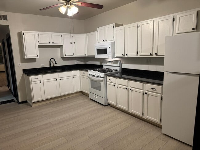 2132 S Harding Ave, Unit 2