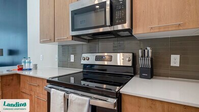 5256 International Dr, Unit 160 in Orlando, FL - Building Photo - Building Photo