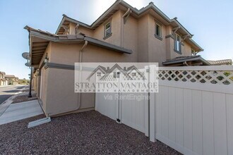 928 S Hawk Ln in Gilbert, AZ - Building Photo - Building Photo