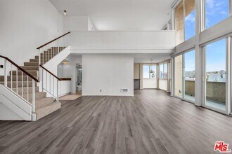 30 Driftwood St in Marina Del Rey, CA - Building Photo - Building Photo