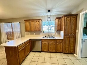 1428 S Vista Ave in Gonzales, LA - Building Photo - Building Photo