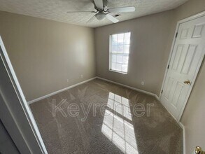 7054 Yellow Oak Ln in Knoxville, TN - Building Photo - Building Photo