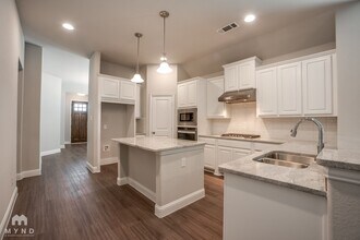 101 Knight of Realm Blvd in Lewisville, TX - Building Photo - Building Photo