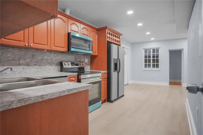 430 SW 15th Rd in Miami, FL - Building Photo - Building Photo