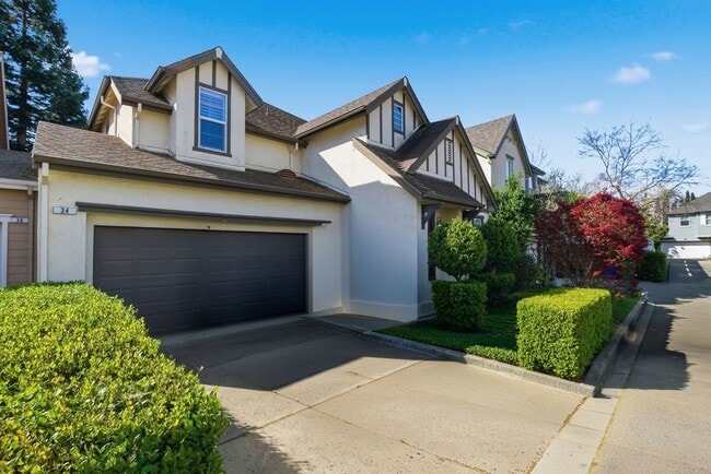 34 Windsor Ct in Napa, CA - Building Photo - Building Photo
